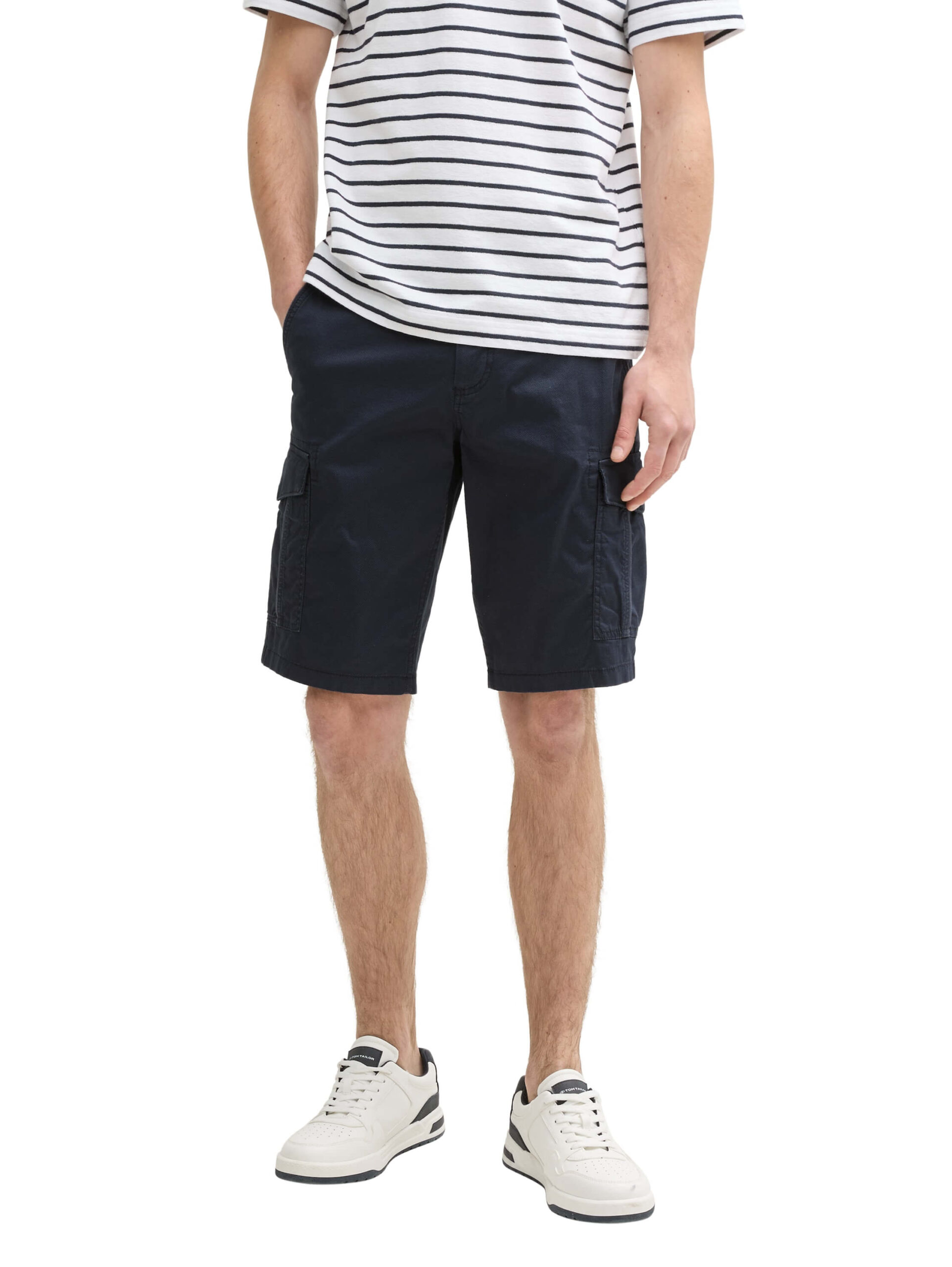 regular printed cargo shorts