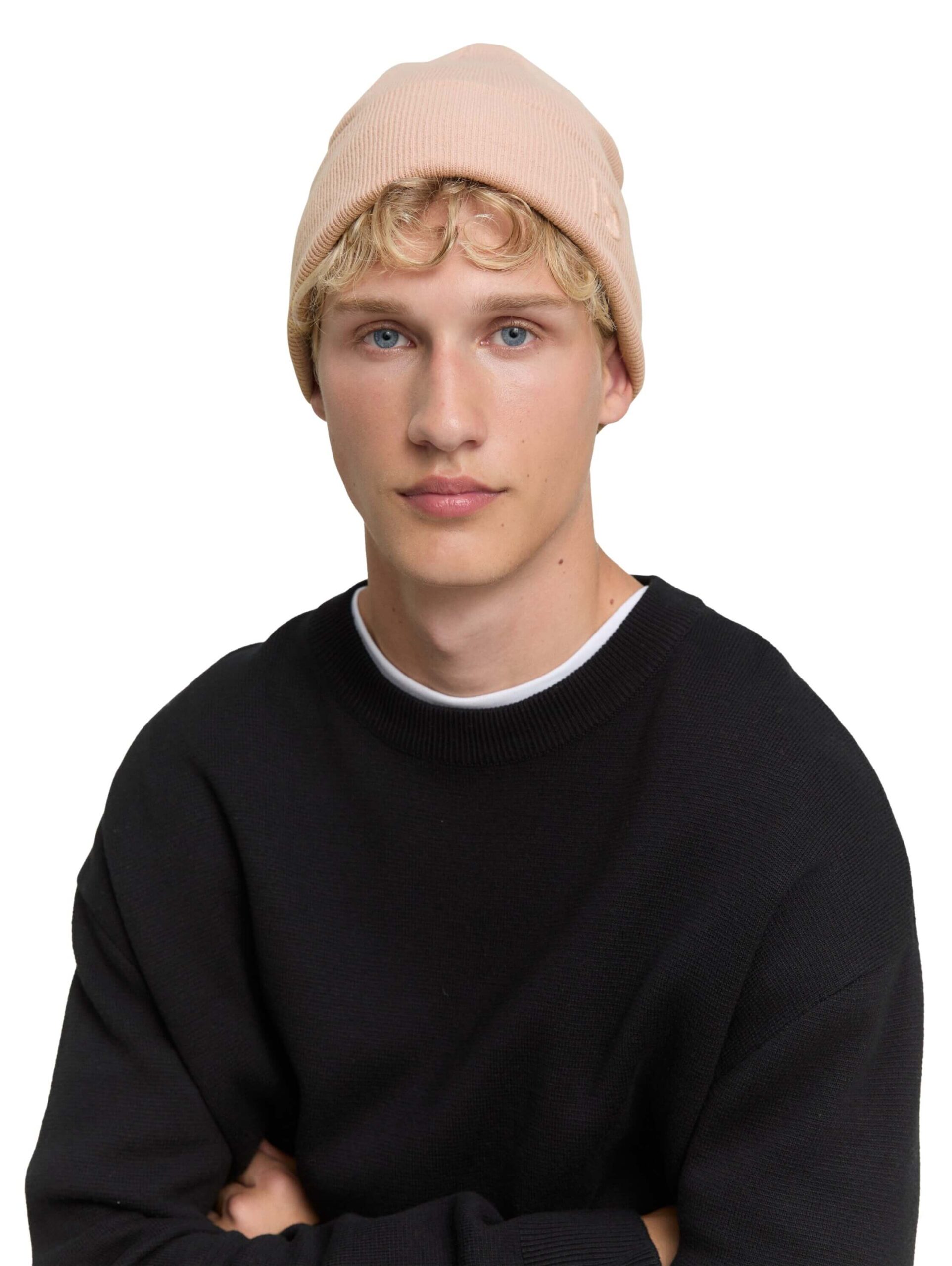 basic knitted beanie