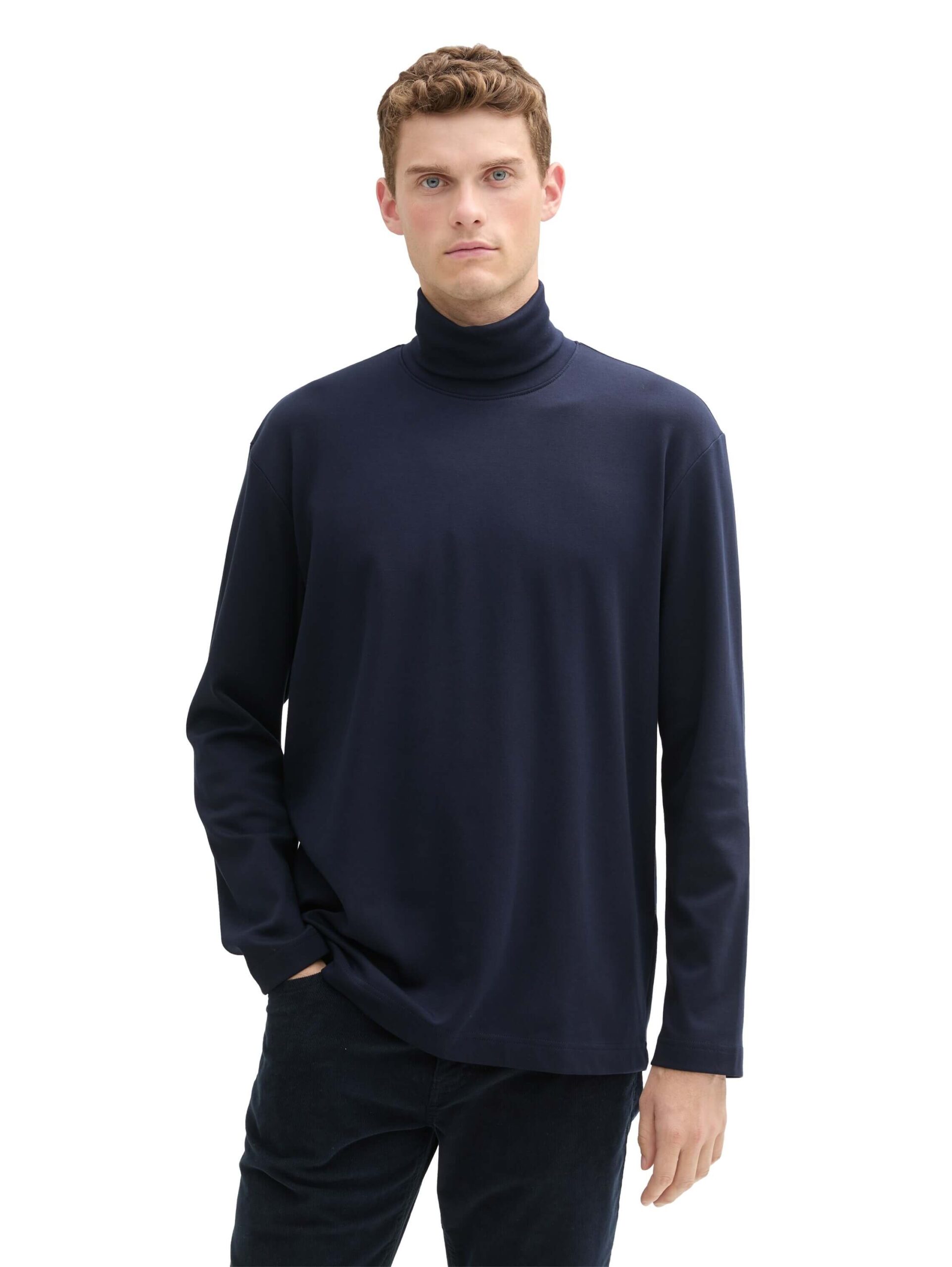  T-shirt with turtleneck