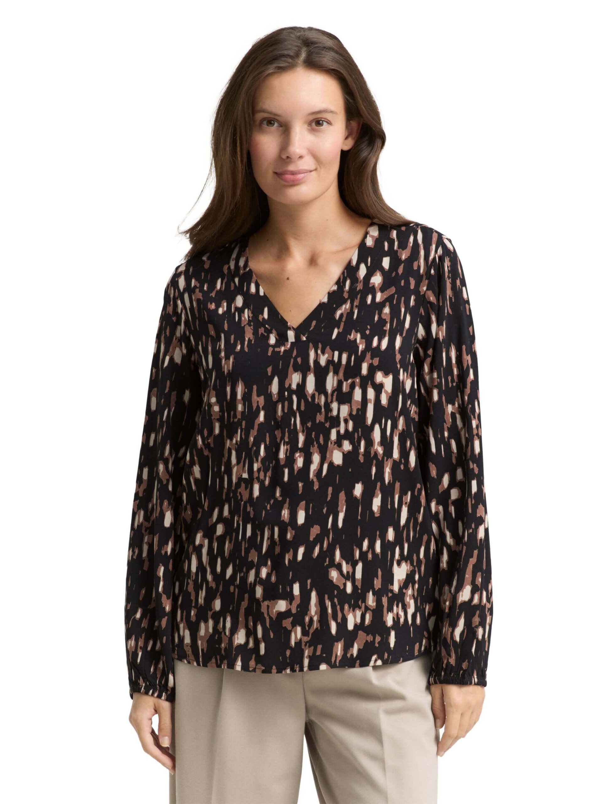blouse printed V-neck
