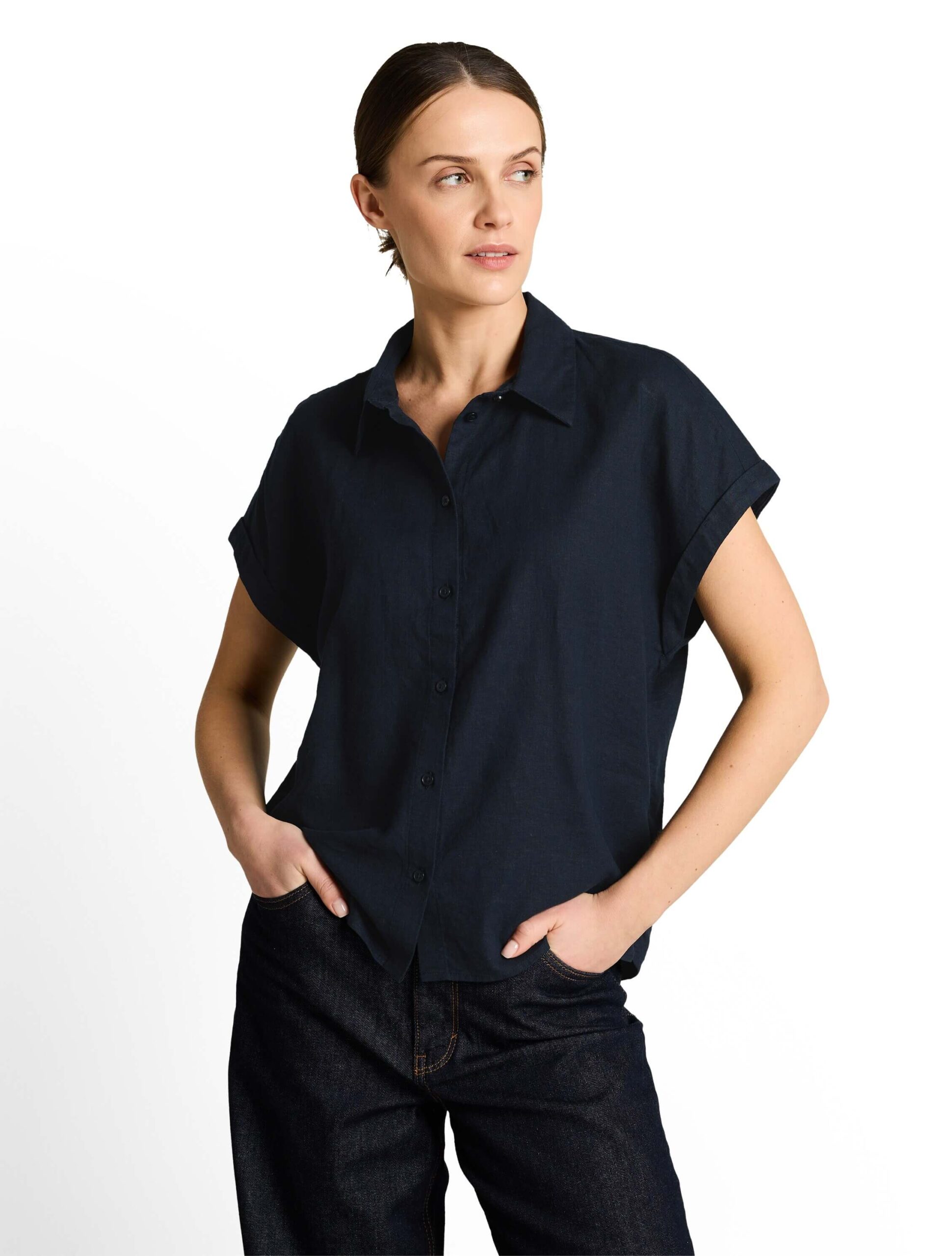 blouse shortsleeves with linen