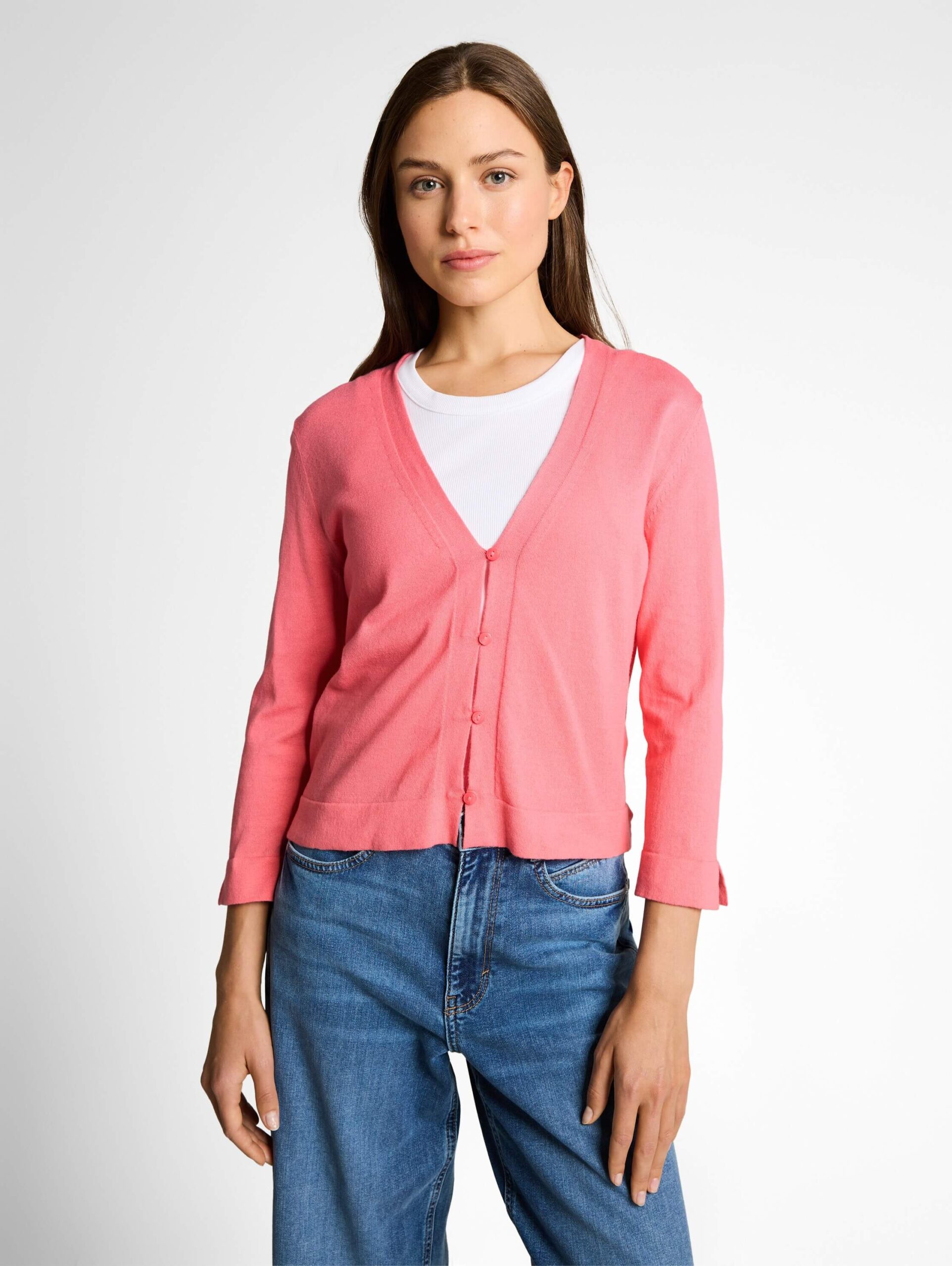 knit short v-neck cardigan