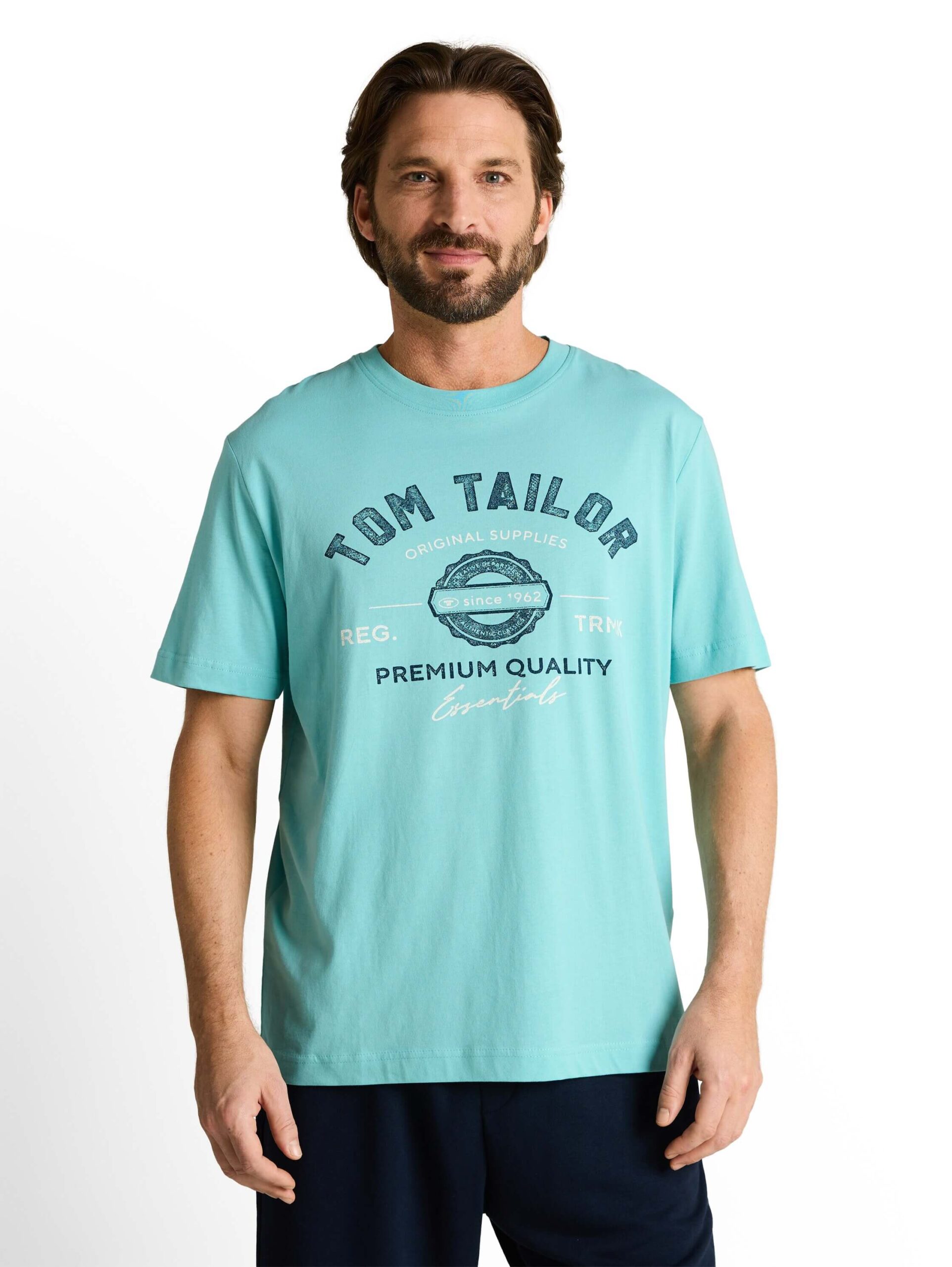logo tee
