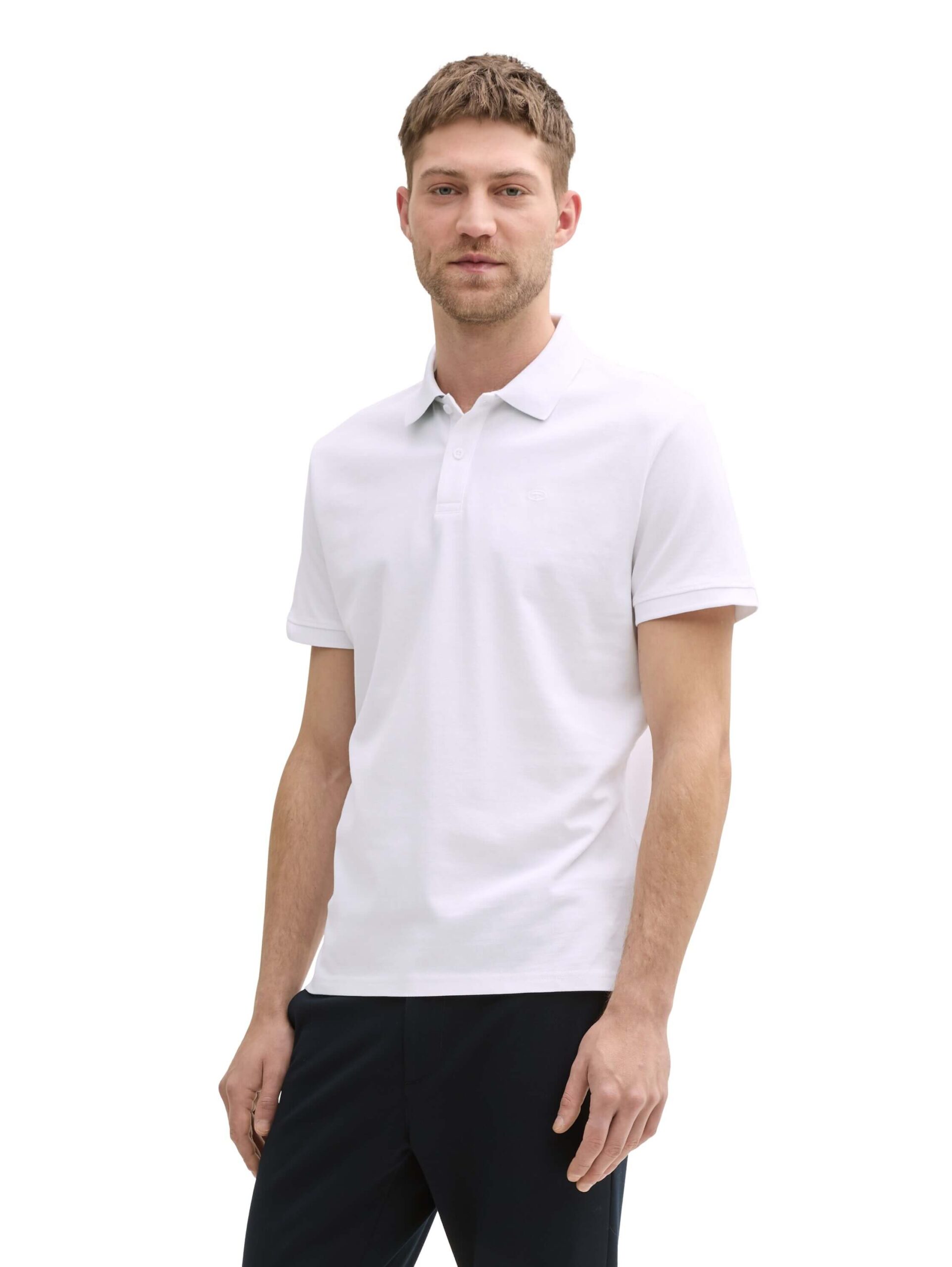 basic polo with contrast