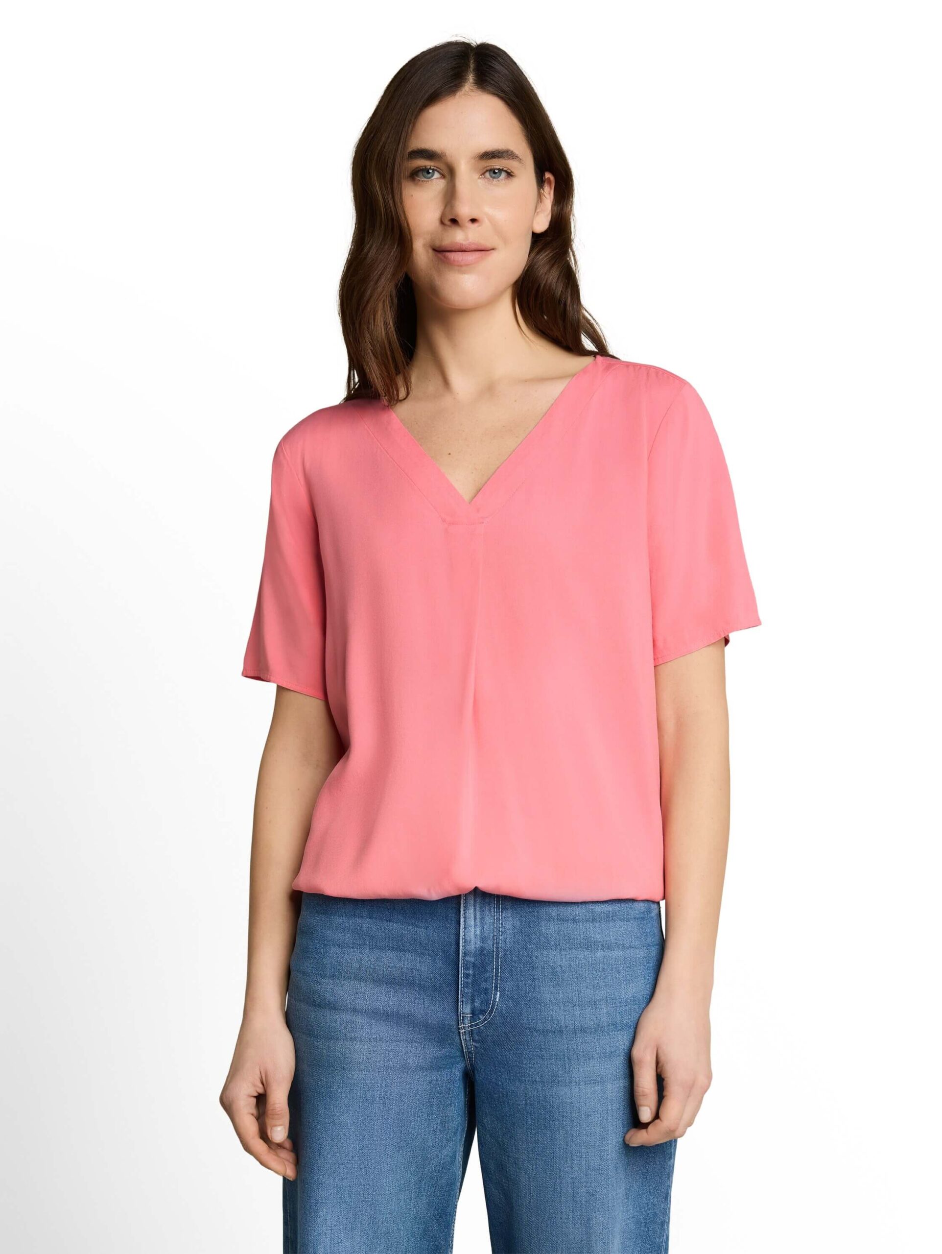 blouse v-neck shape