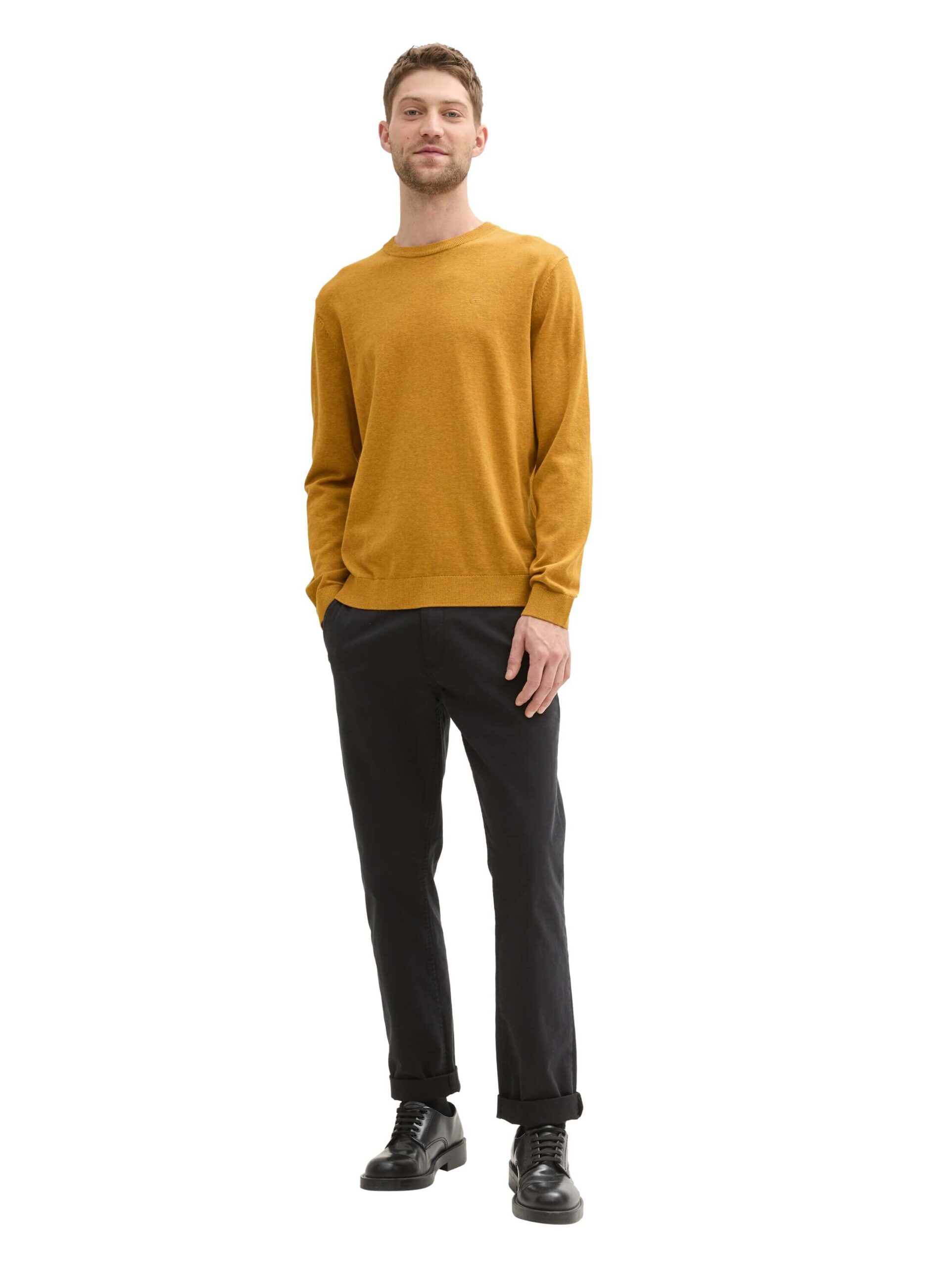 basic crewneck knit