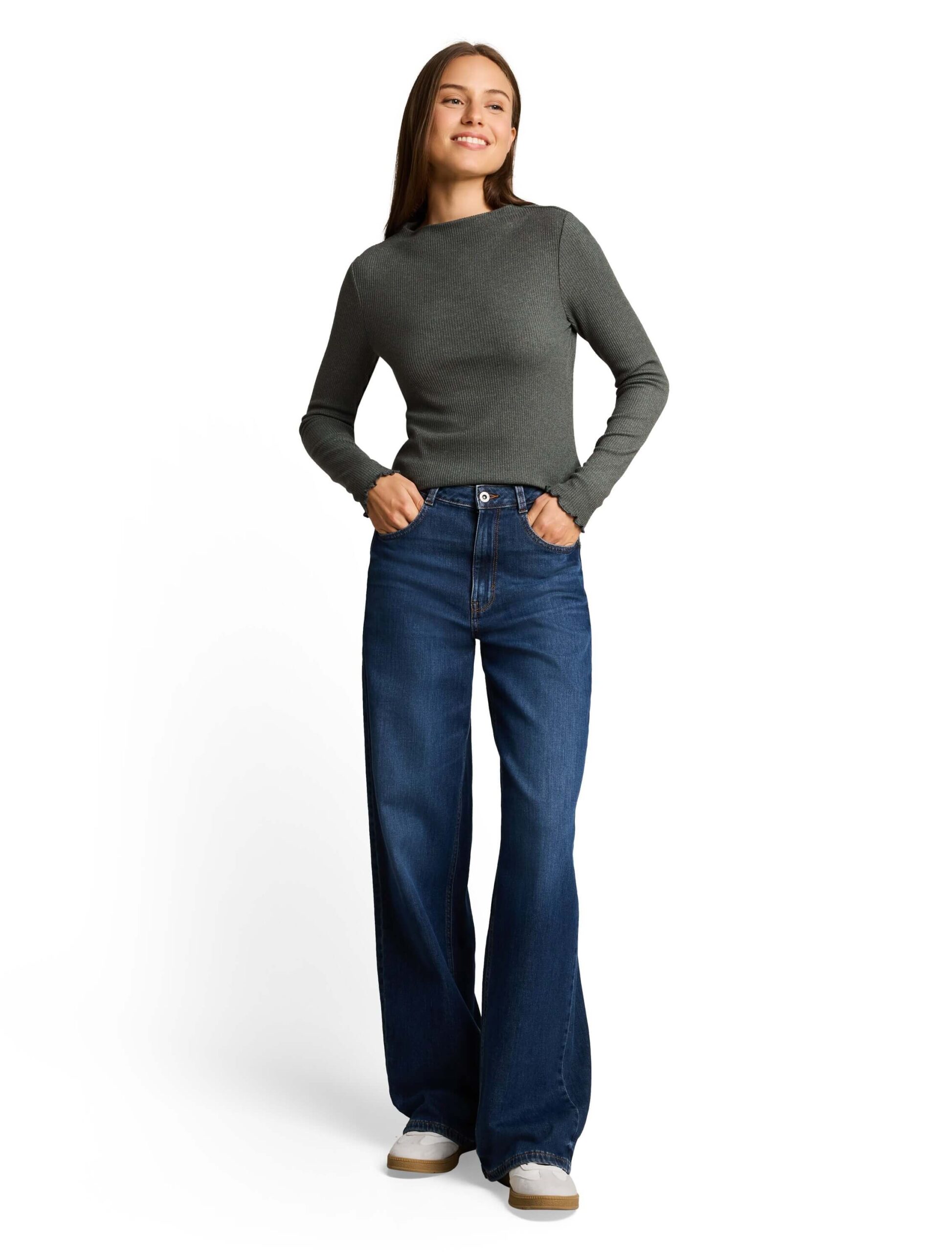 T-shirt rib with lettuce hems